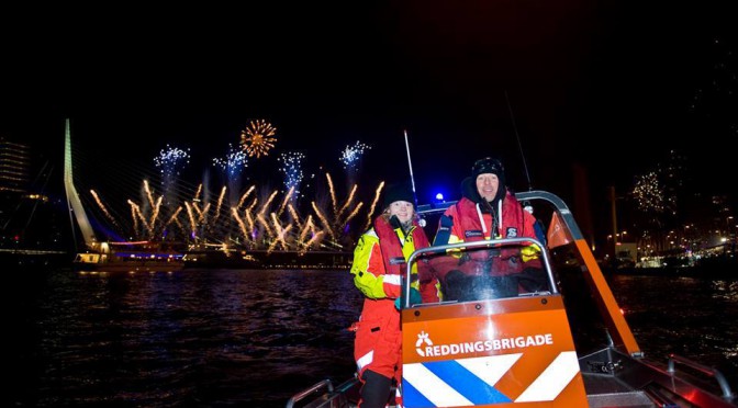 Oud&Nieuw-Reddingsbrigade-Dordrecht-Vuurwerkshow-Rotterdam